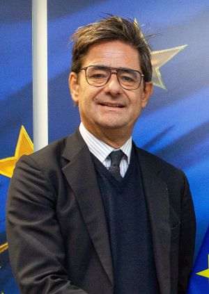 Şeful fondului suveran al Franţei avertizează: Europa este ”dublu colonizată” de China şi SUA